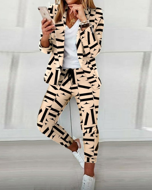 Sue – Eleganter Damenanzug mit Modernem Print