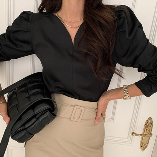 Leah – Minimalistische Bluse mit Puffärmeln