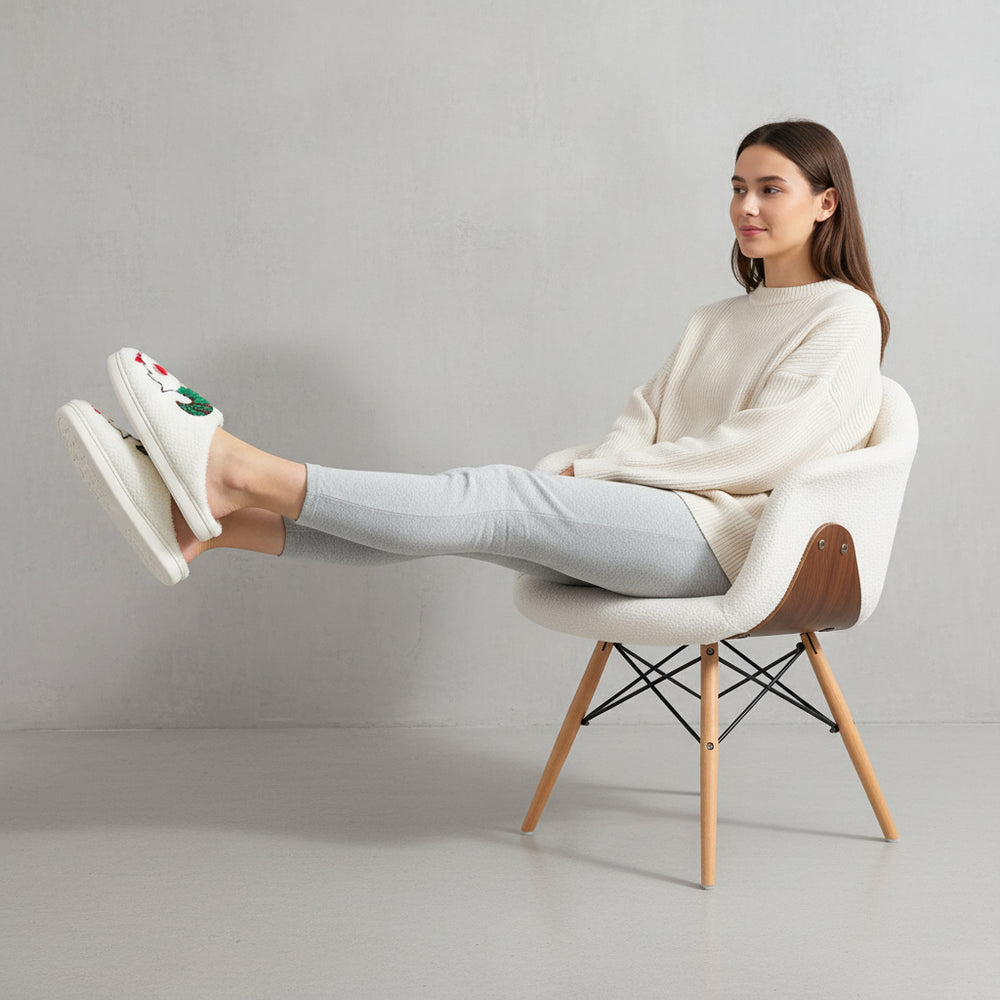 Kuschelige Hausschuhe – Perfekt für Weihnachtszeit & Winterabend