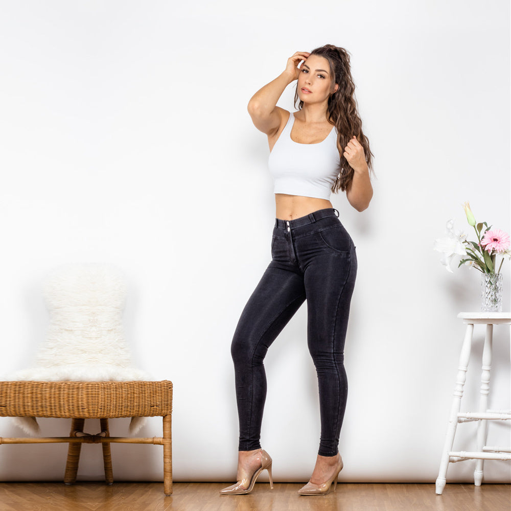 Sophia – Booty Lifting Yogahosen für Frauen in Schwarz