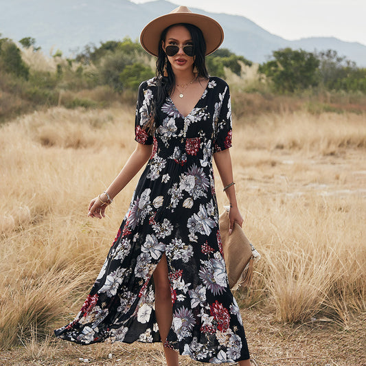 Kelly – Blumiges Sommerstrandkleid mit V-Ausschnitt und elastischer Taille