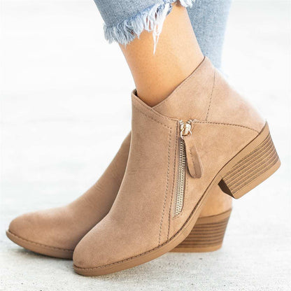 Helen – Damenstiefel aus Premium Veganem Wildleder mit Chunky Absatz und Seitenreißverschluss