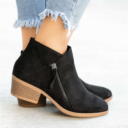 Helen – Damenstiefel aus Premium Veganem Wildleder mit Chunky Absatz und Seitenreißverschluss